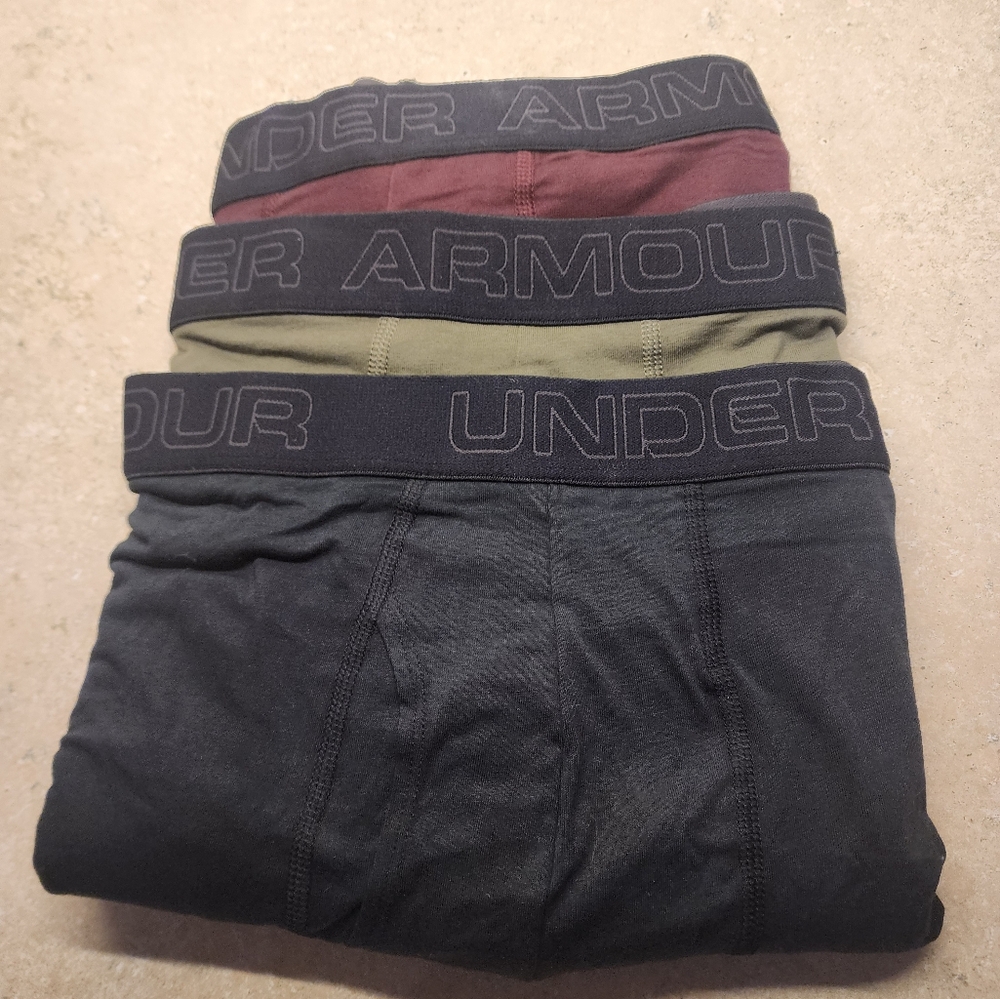 Under Armour Men's 3 Pack Of Under Ware  Size 5 XL  NWOT